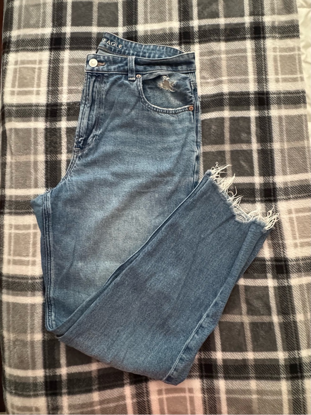 American Eagle Outfitters Medium Blue High-Rise Frayed-Hem Mom Jeans